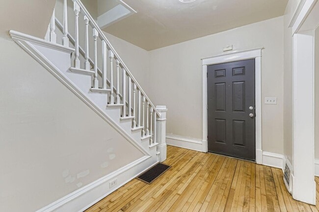 Building Photo - 3507 N Newton Ave