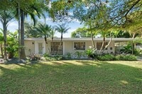 Building Photo - 16102 SW 98th Ave