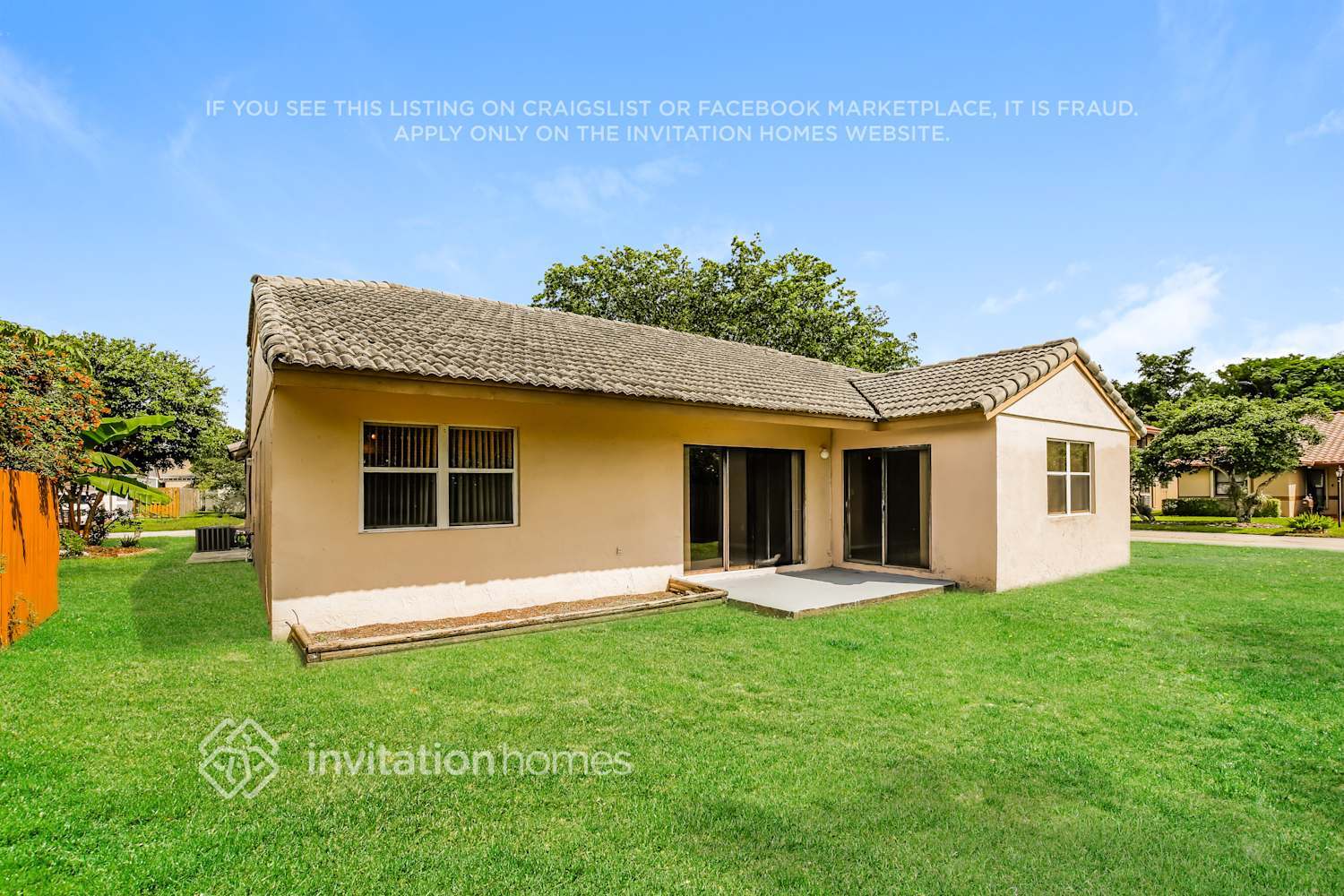 Building Photo - 5941 York Ln