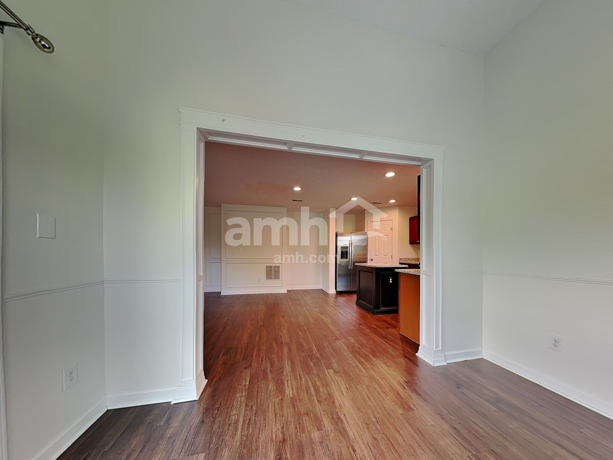 Building Photo - 156 Haverstraw Pl