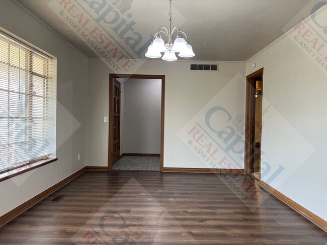 Building Photo - Spacious Home With Classic Charm