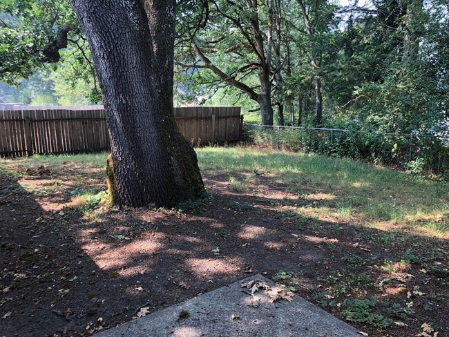 Building Photo - Clean & Move-In Ready 2-Bedroom Home with Garage and Large Fenced Yard