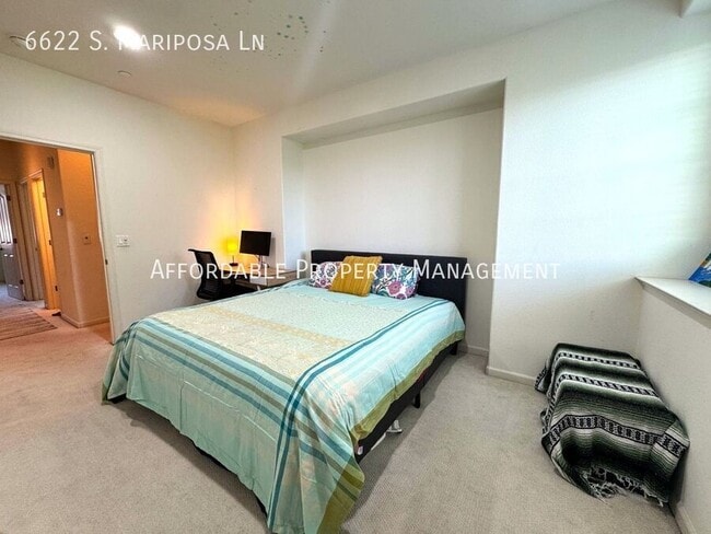 Building Photo - 6622 S Mariposa Ln