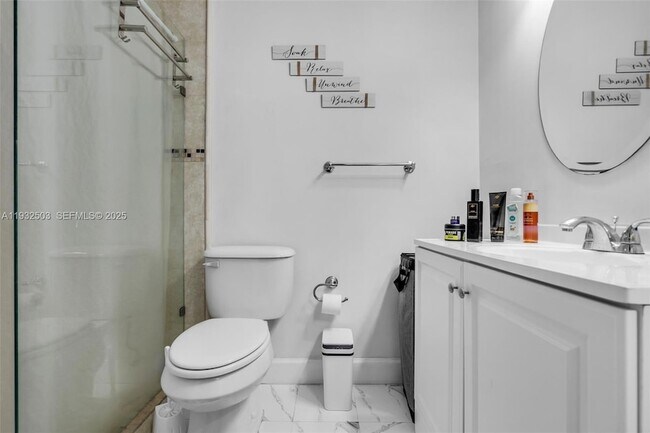 Building Photo - 2740 W 63rd St