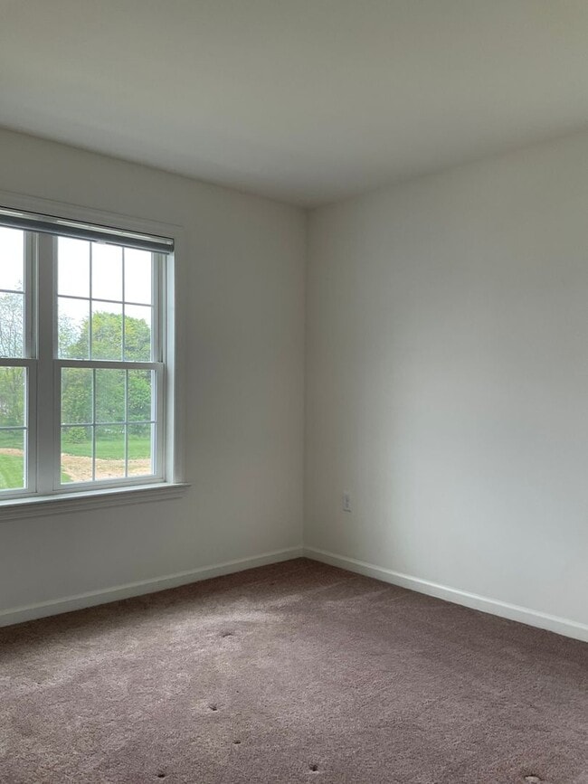 Building Photo - 301 Reserve Ln