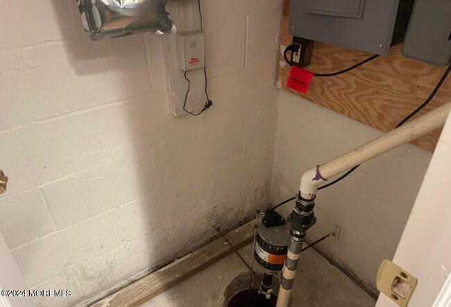 Building Photo - 509 Laurel Ave