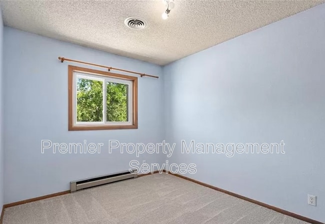 Building Photo - 300 Aristocrat Dr