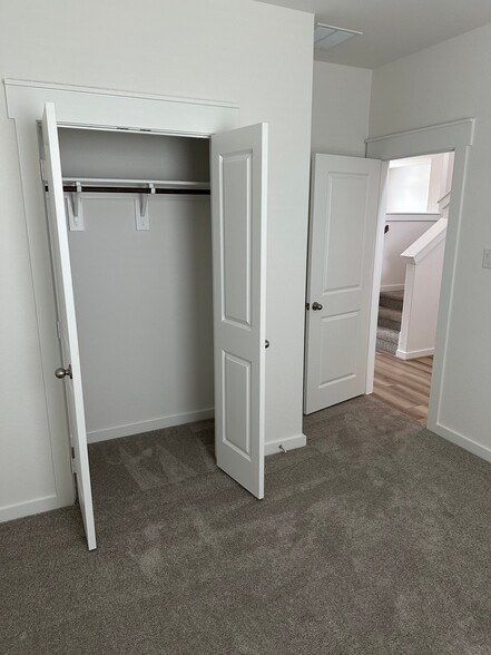 Building Photo - 4633 Peony Grn Dr