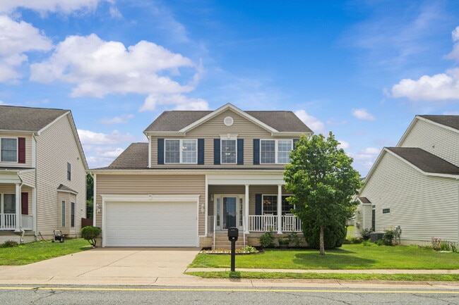 Building Photo - Welcome home to this well-maintained 4-bed...
