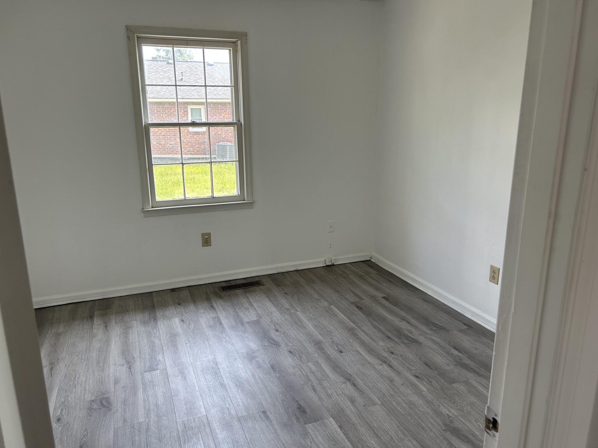 Building Photo - 12B Wren Ct NW