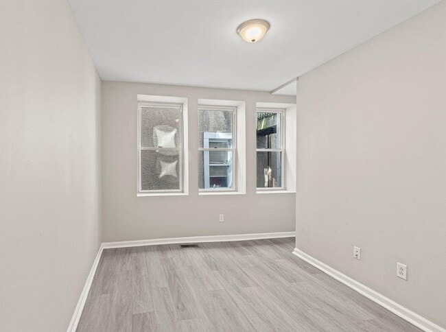 Building Photo - 1018 S 52nd St