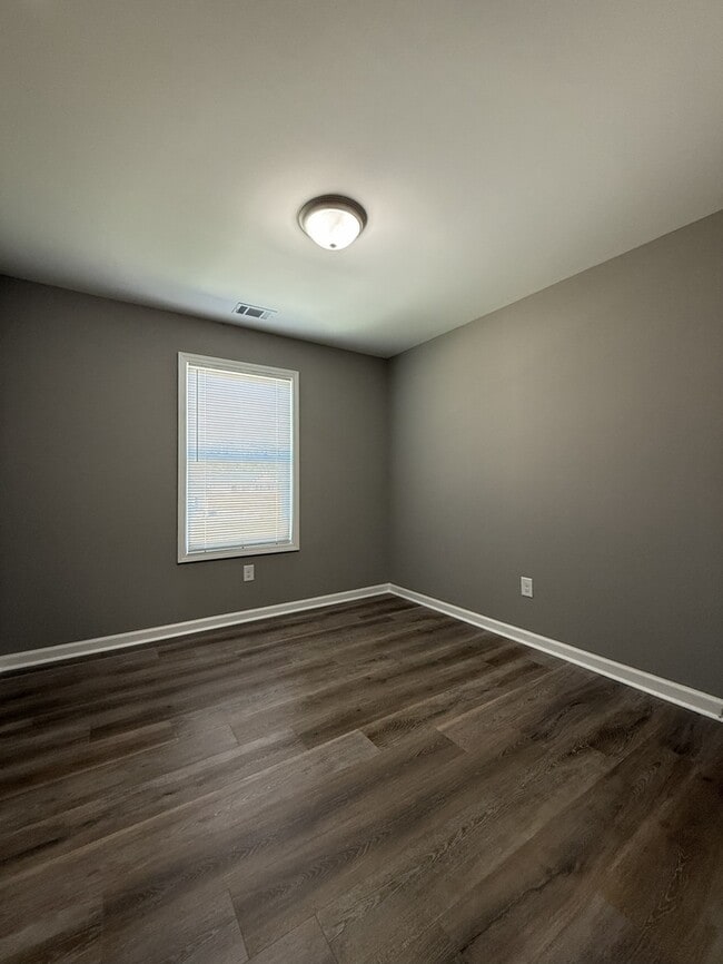 Building Photo - 174 Charlotte Cir