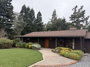 Building Photo - 2150 Vineyard Rd