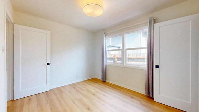 Building Photo - Mid-Century Home Available in the Richmond...