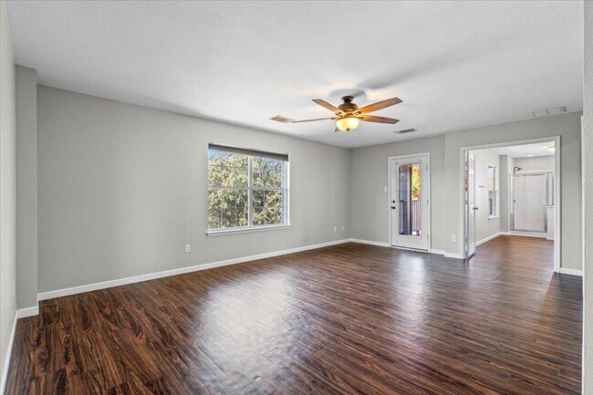 Building Photo - 396 Feathergrass Dr