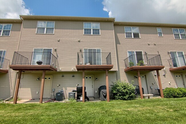 Building Photo - 2180 Knotty Pine Tr