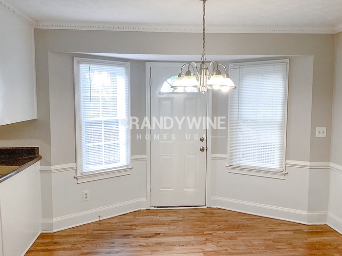 Building Photo - 916 S Deshon Rd