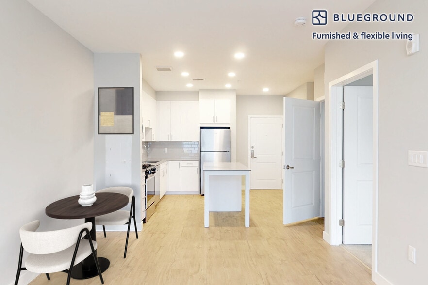 Building Photo - 861 Broadway-SI FL1-ID4225A