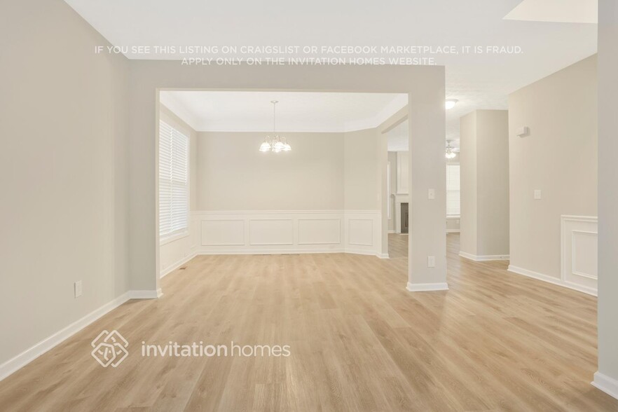 Building Photo - 2824 Everwood Pointe SW