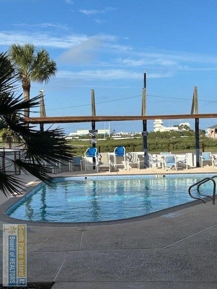 Building Photo - 6201 Padre Blvd