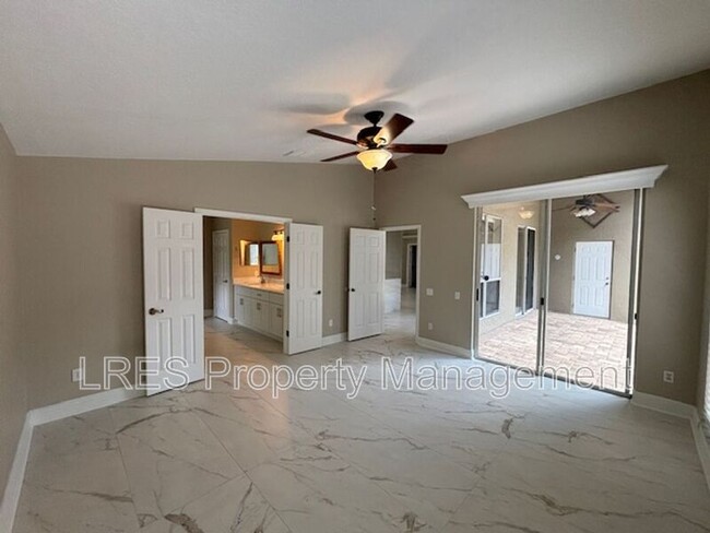 Building Photo - 1028 Kerwood Cir
