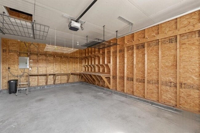 Building Photo - Yorkshire Court North