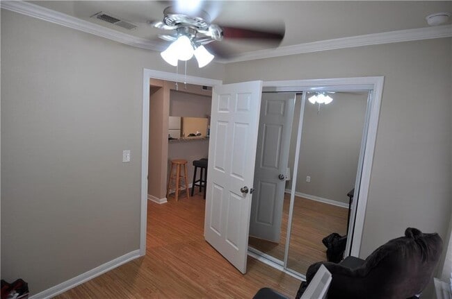 Building Photo - 501 W 26th St