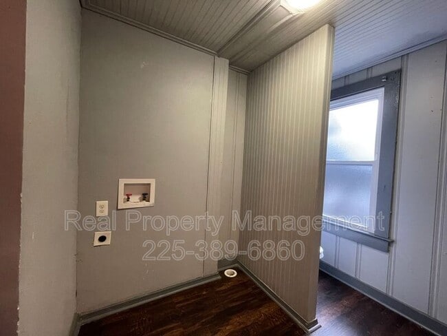 Building Photo - 1133 Maximillian St