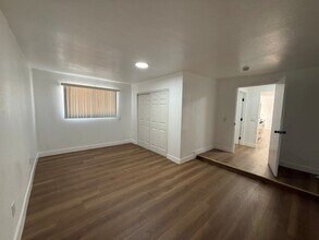 Building Photo - 8901 1/2 Holmes Ave