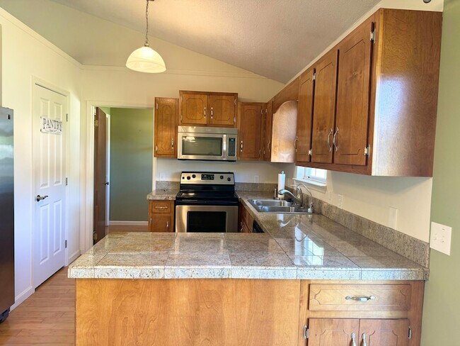 Building Photo - 5609 Landrum Dr