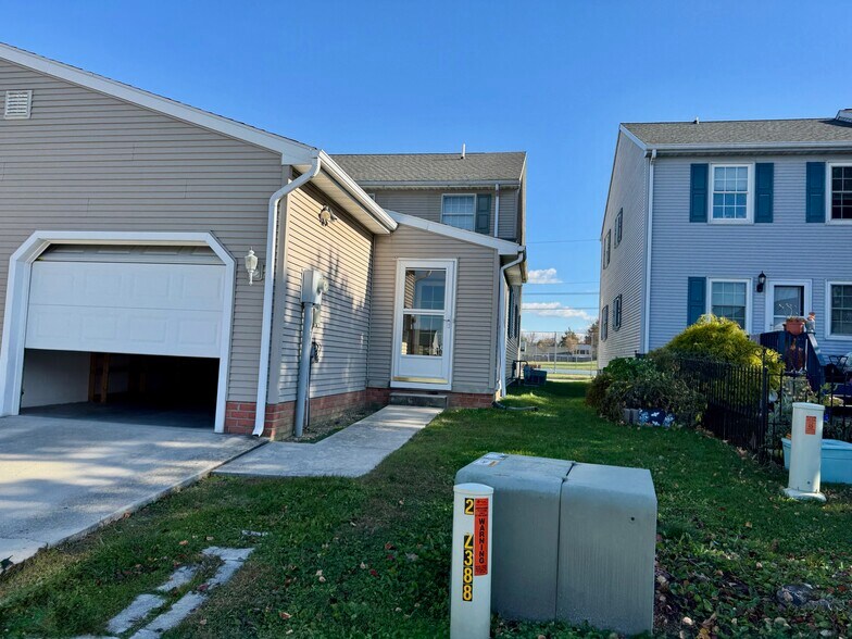 Building Photo - 626 Eichelberger St