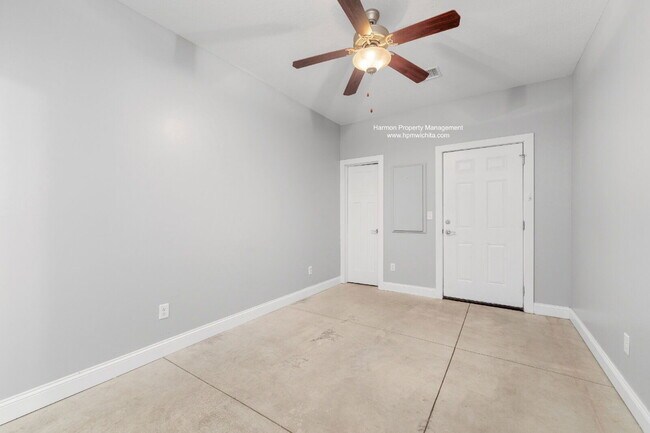 Building Photo - 5527 S Handley St