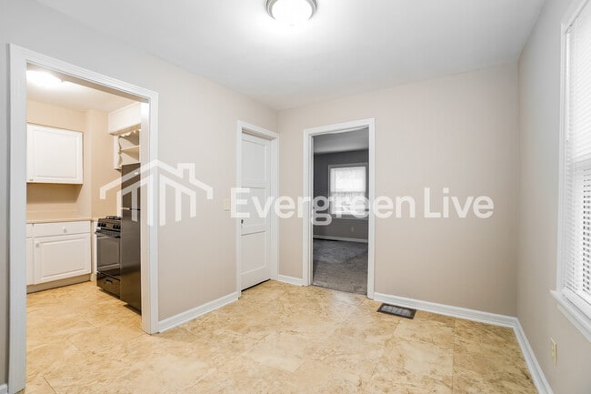 Building Photo - 2789 Howey Rd