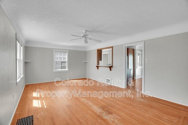 Building Photo - 1405 15th Ave