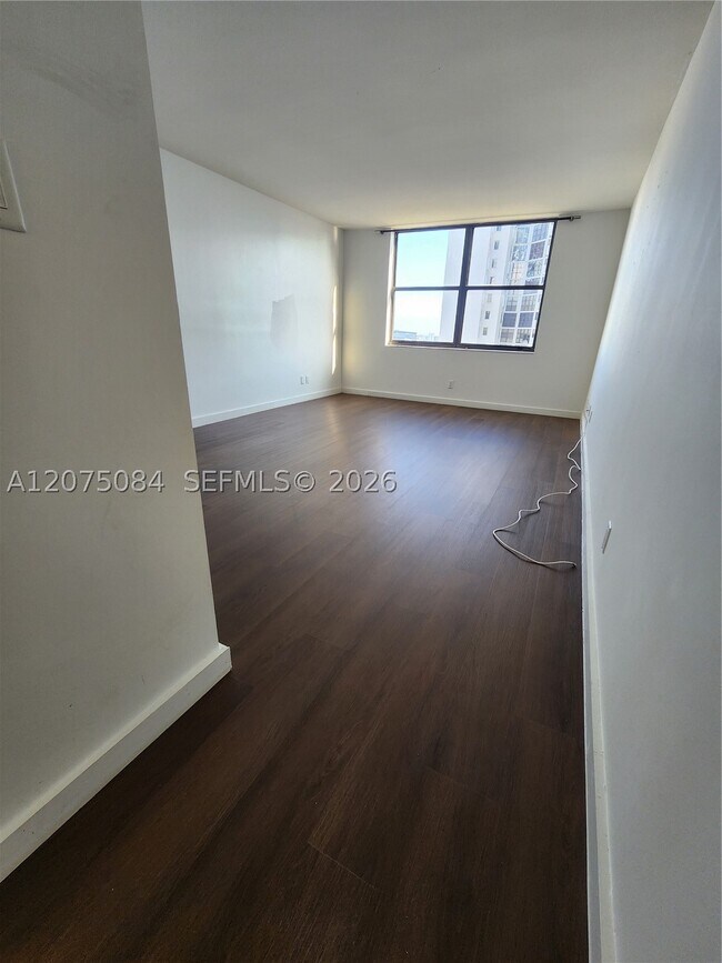Building Photo - 18151 NE 31st Ct