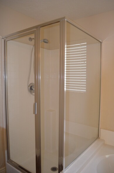 Building Photo - 152 S 1100 W