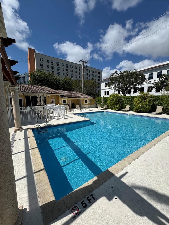 Building Photo - 2710 NE 184th Terrace