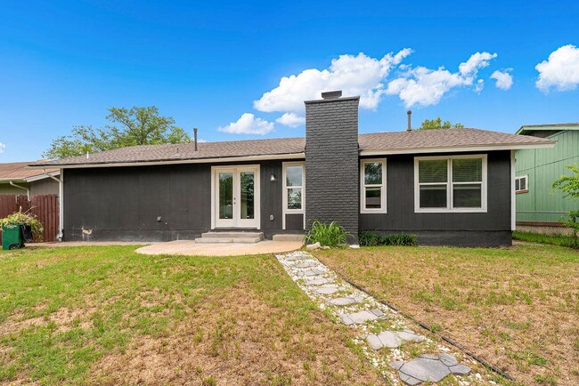 Building Photo - 1204 Spearson Ln
