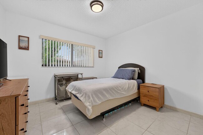 Building Photo - 9474 S Belfort Cir