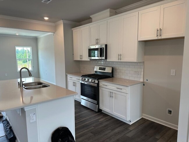 Building Photo - 613 Gimari Dr