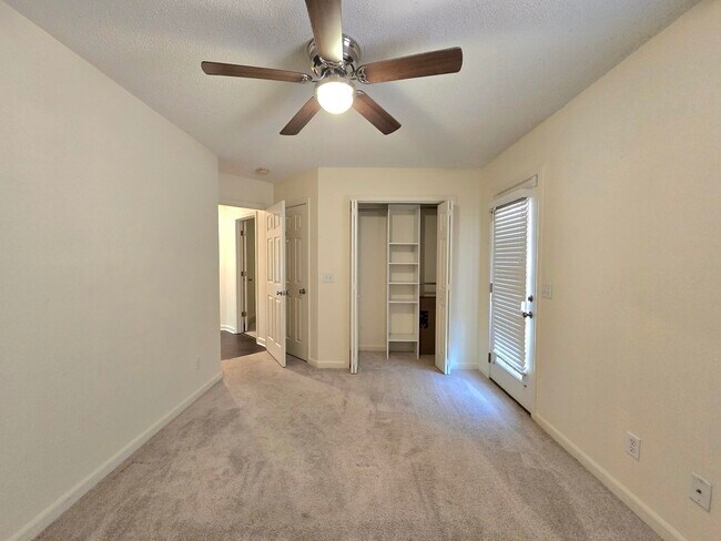 Building Photo - 3682 Beacon Dr