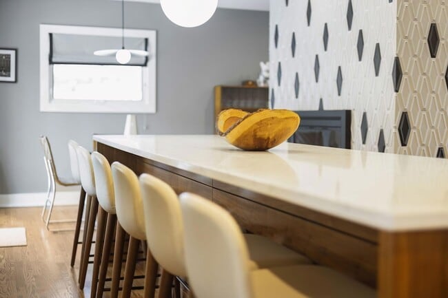 Building Photo - 9591 Hillside Dr