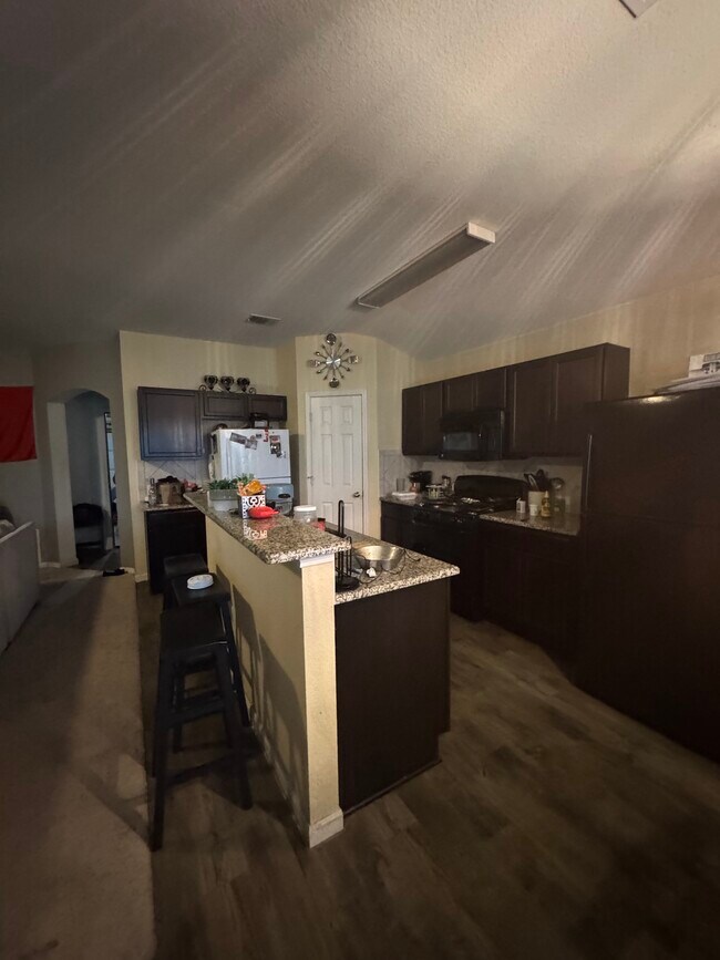 Building Photo - 376 Musgrav