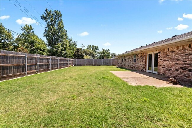 Building Photo - 1308 Lee St