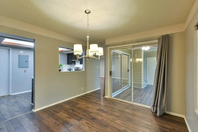 Building Photo - 47 Doranne Ct