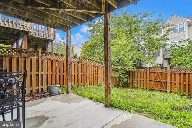 Building Photo - 152 Fieldstone Ct