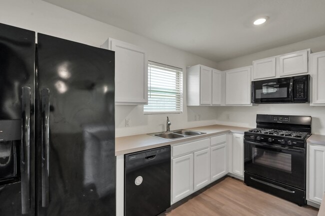 Building Photo - 11130 N Lake Mist Ln