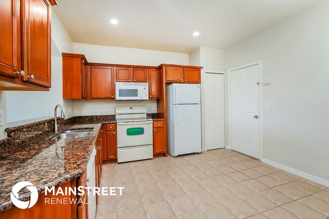 Building Photo - 17570 Cherry Ridge Ln