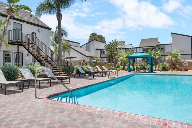Building Photo - Highland Pinetree Apartments