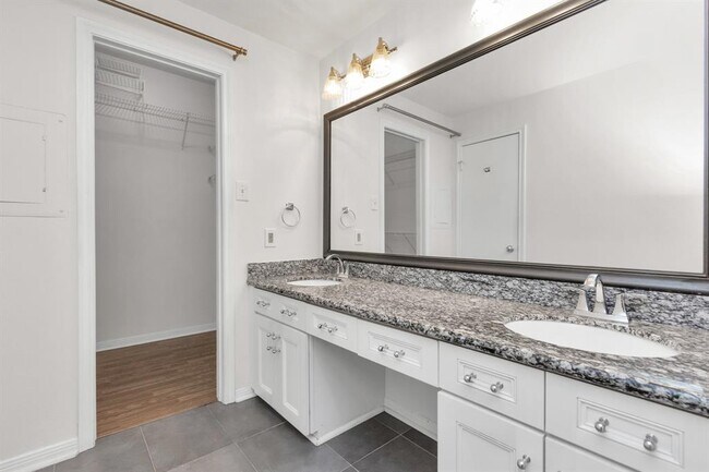 Building Photo - 4144 Greystone Way